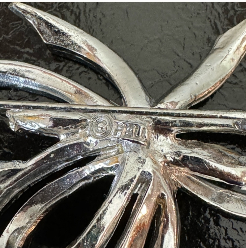 VINTAGE PELL RHINESTONE CRYSTAL BROOCH - Picture 3 of 4